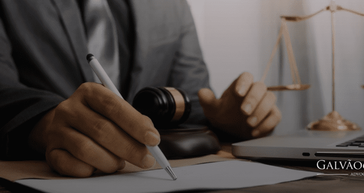 Advogado especialista em Direito da Energia