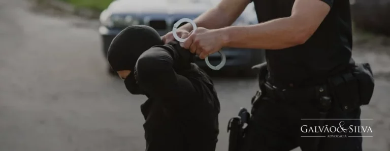 O Que Você Deve Fazer Caso Seja Preso em Flagrante por um Crime