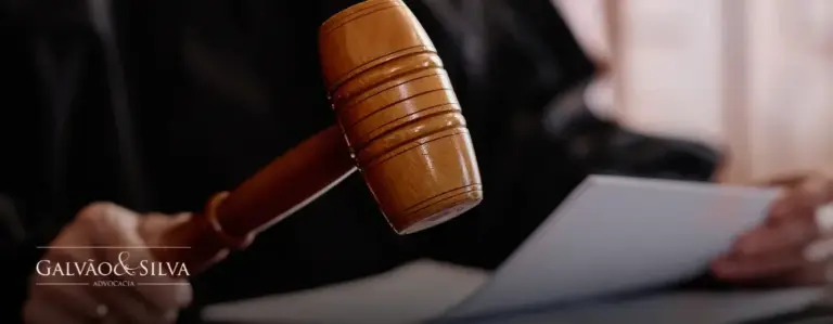 Tribunal do Júri: Quais Crimes São Julgados e Como Funciona