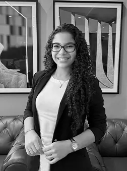 Dra. Sofia Gonçalves de Souza Dra. Sofia Gonçalves de Souza