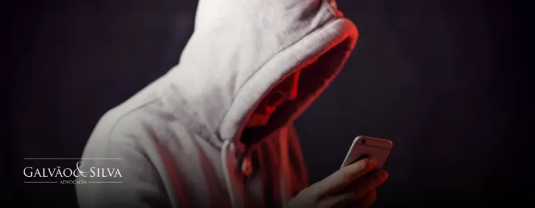 Nudes e Direito Penal: o que é crime e como agir 