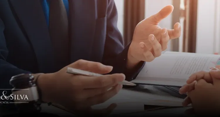 O que é capacidade postulatória e como afeta seu processo?
