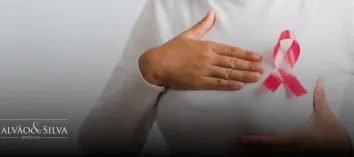 Erro cirúrgico na reconstrução mamária: responsabilidade médica e garantia de direitos