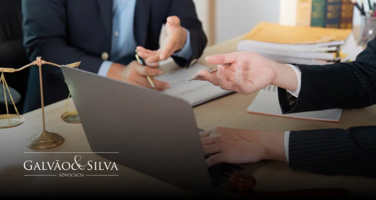 A autenticação de múltiplos fatores e o guia essencial para advogados A autenticação de múltiplos fatores e o guia essencial para advogados