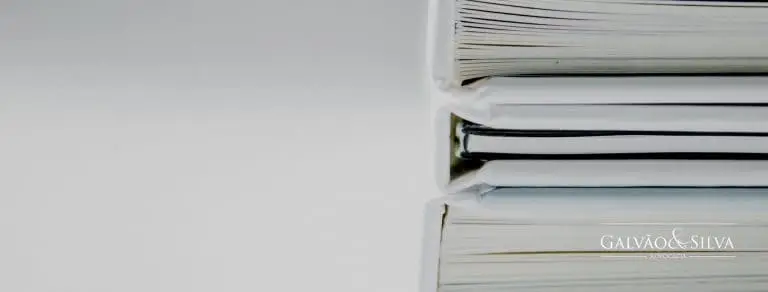 Advogado tem fé pública para autenticar documentos?